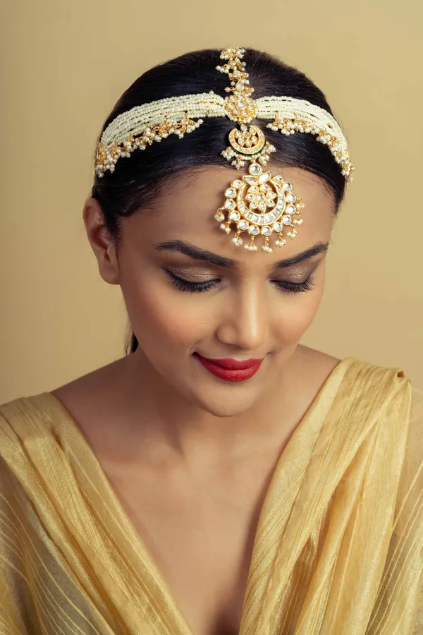Statement Gold And Green Chand mathapatti With Pearls
