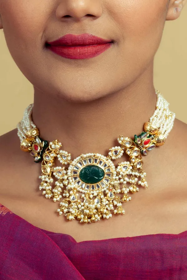 Carved Green Center Kundan Red And Gold Necklace Choker