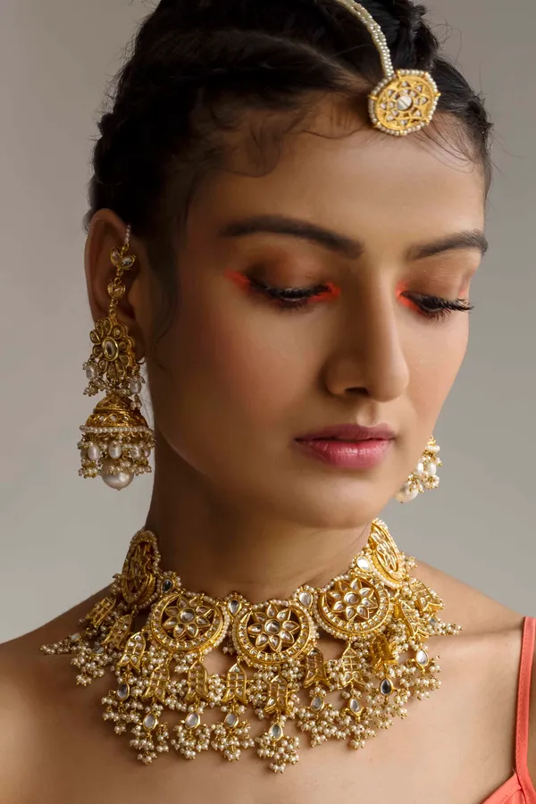 Statement Golden Fish Motif Kundan Choker Necklace
