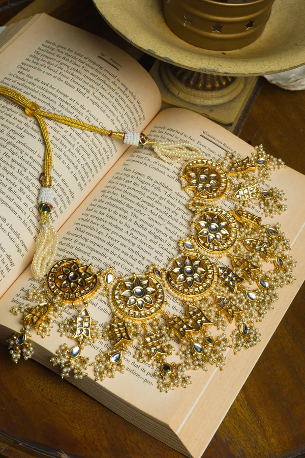 Statement Golden Fish Motif Kundan Choker Necklace
