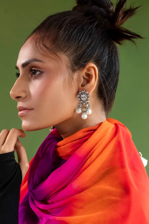 Zircon Detail White Pearl Earrings