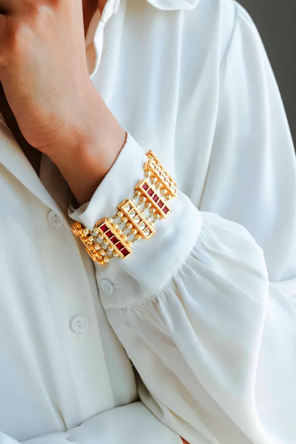 Red Kundan Pearls Bracelet