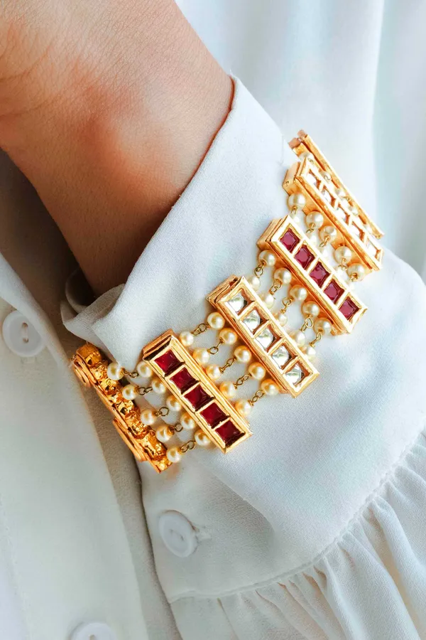 Red Kundan Pearls Bracelet