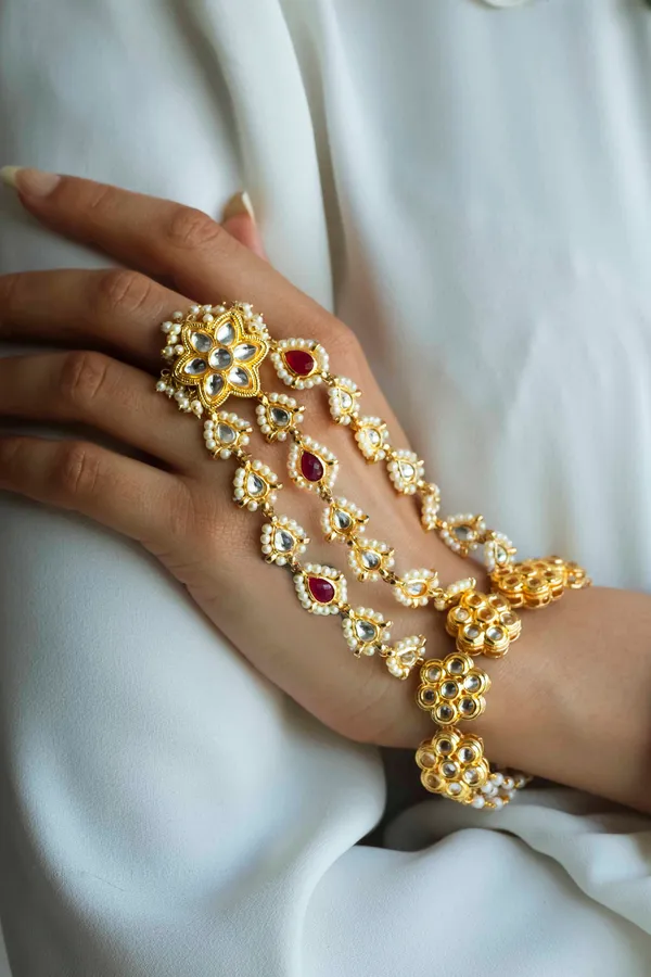 Gold & Red Kundan Flower Haathphool