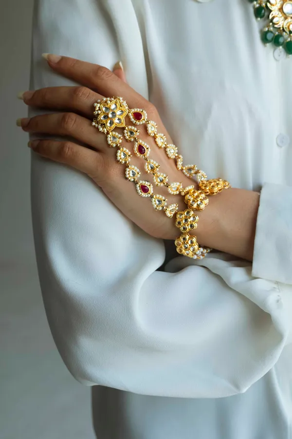 Gold & Red Kundan Flower Haathphool