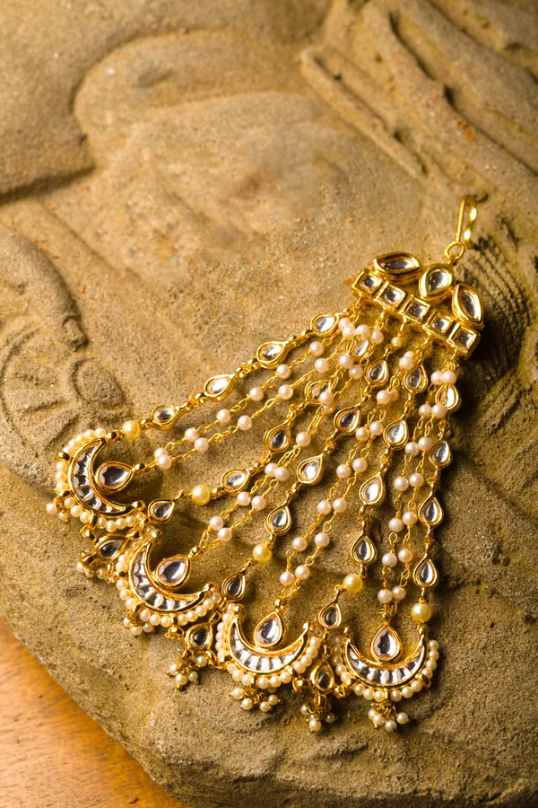 Char Chand Golden Kundan Passa