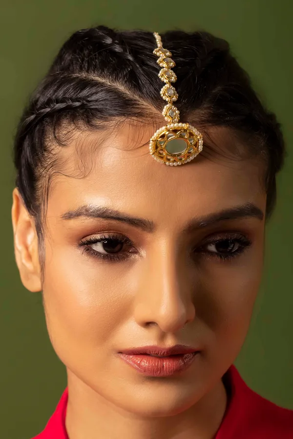 Gold Kundan & Pearls Borla