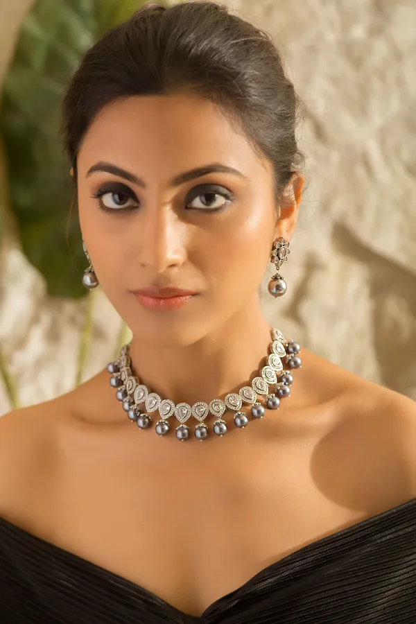 Silver Zirconia Necklace With Grey Pearl