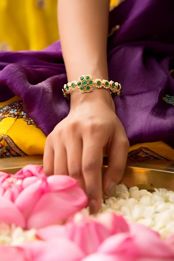 Green Kundan Bangle With Pearls
