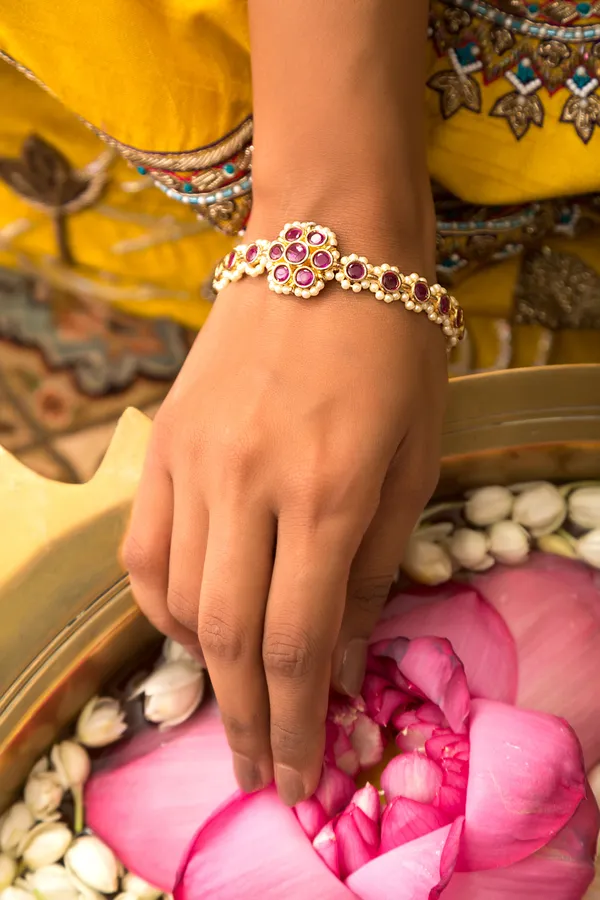 Red Kundan Bangle With Pearls
