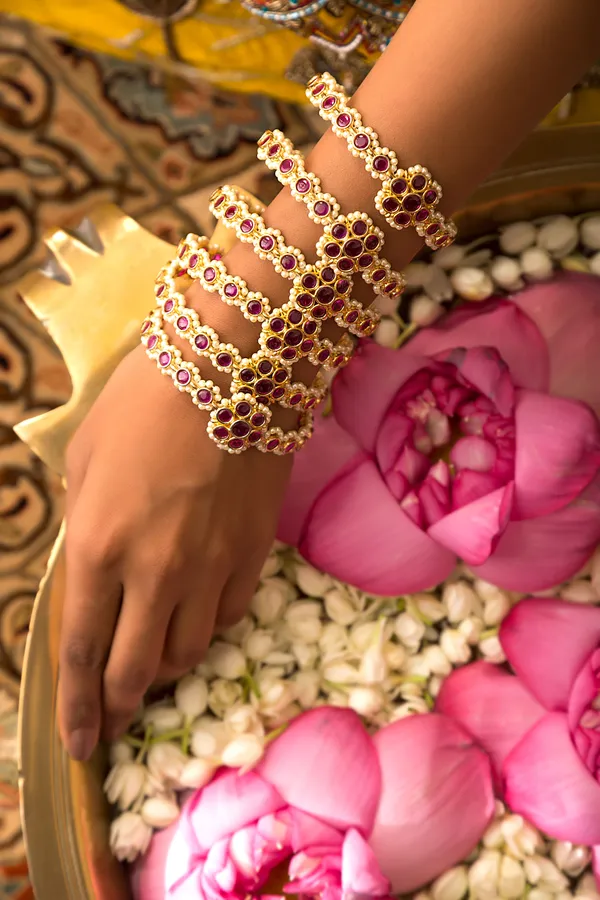 Red Kundan Bangle With Pearls