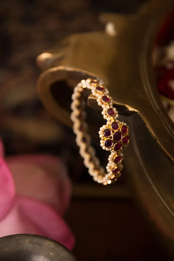 Red Kundan Bangle With Pearls