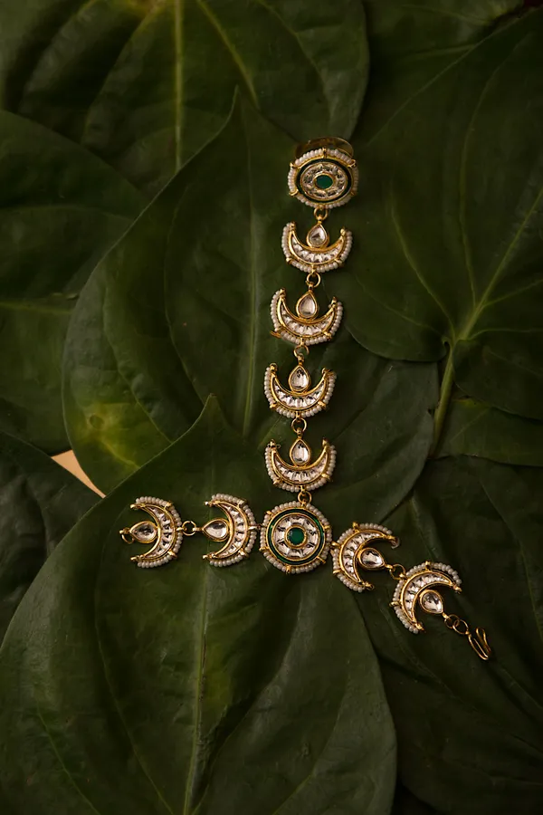 Green Kundan Gold Chand Haathphool