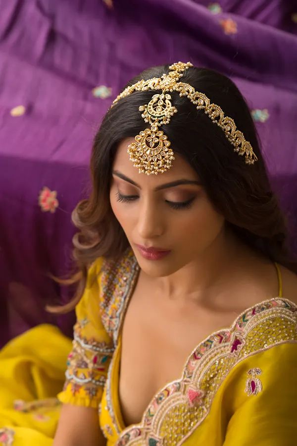 Statement Gold & White Pearls Mathapatti