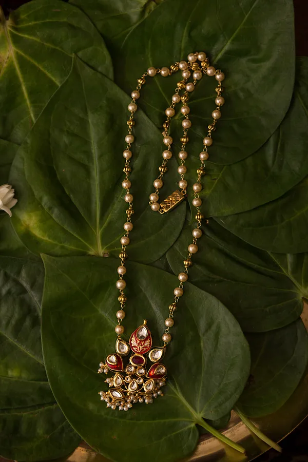 Red Enamel Tukri With Pearls Kundan Enamred Pendant Necklace