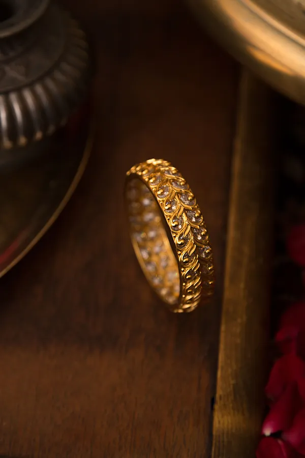 Red & White Kundan Golden Kada