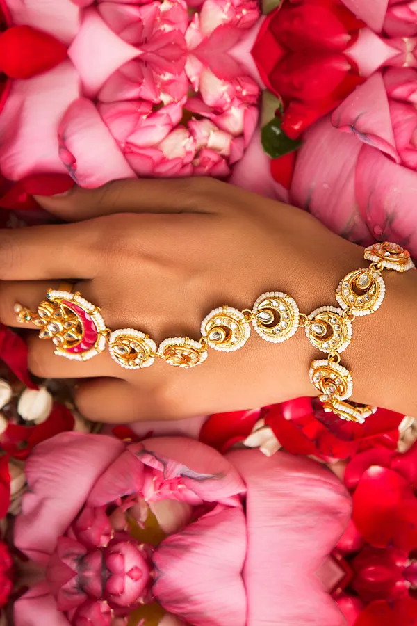 Red Chand Golden Kundan Haathphool
