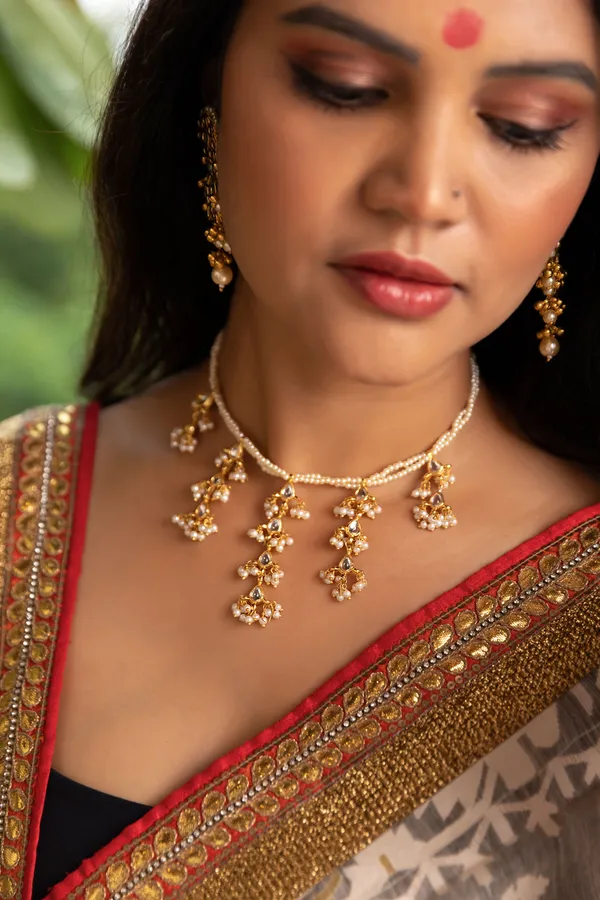 Biya Drops Pearls Necklace