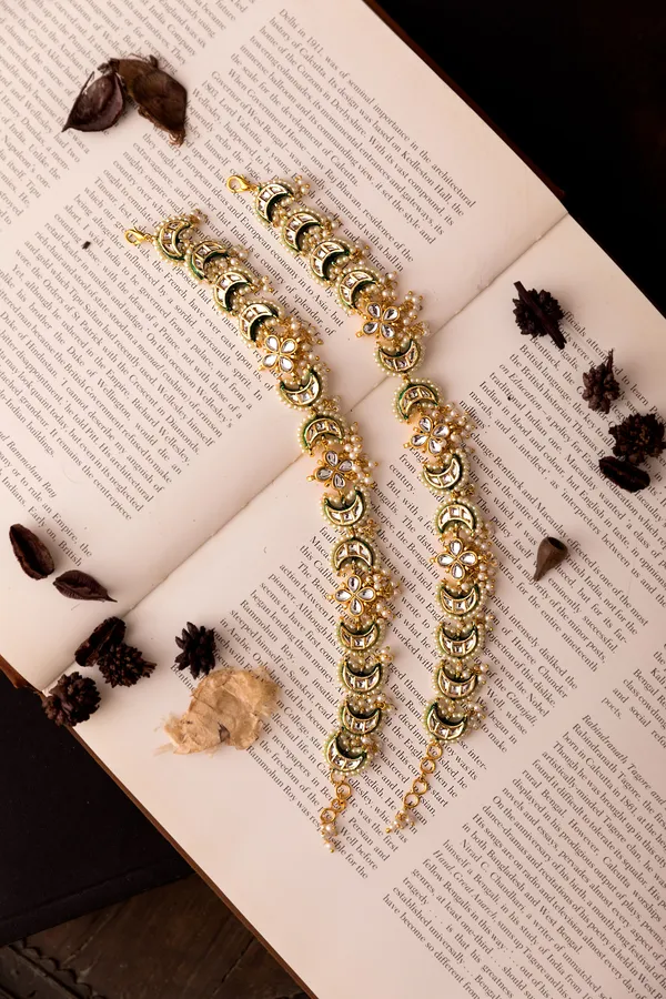 White Kundan Chand Pearls Drops Anklet