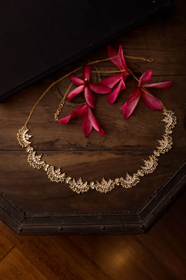 White Kundan Chand Pearls Kamarbandh