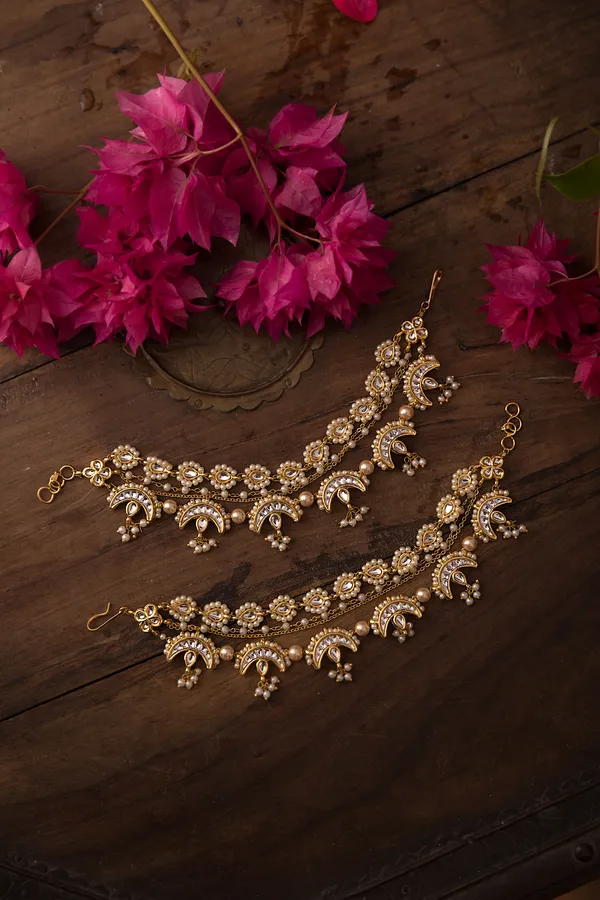 Golden Chand Biya With White Pearls Kaan Saharas