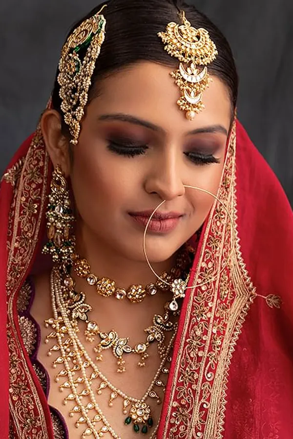 White Kundan Chand Pearls Tikka