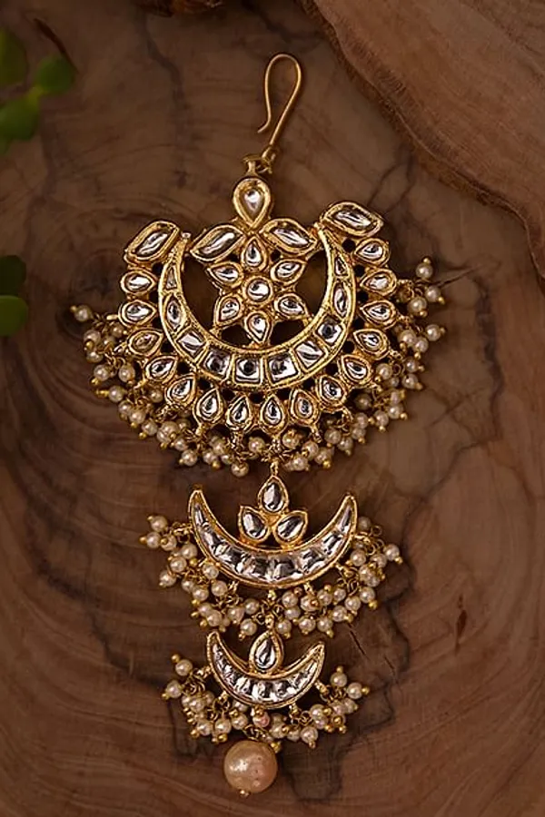 White Kundan Chand Pearls Tikka