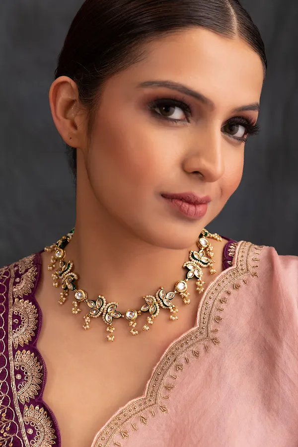 White Kundan Round & Petal Pearls Necklace
