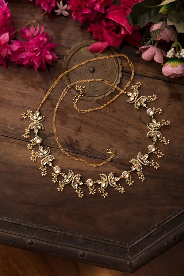 White Kundan Round & Petal Pearls Necklace