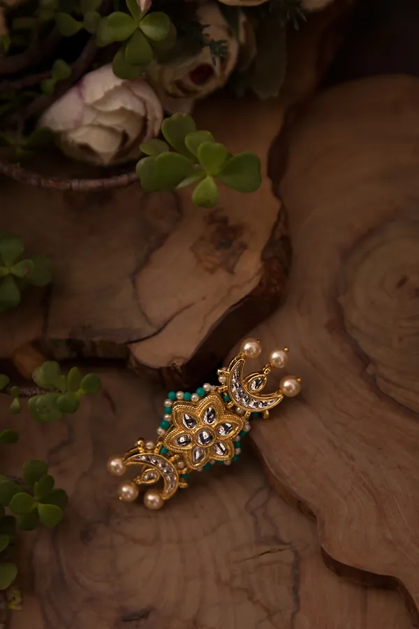 White Kundan Flower Chand With Pearls & Feroza Ring