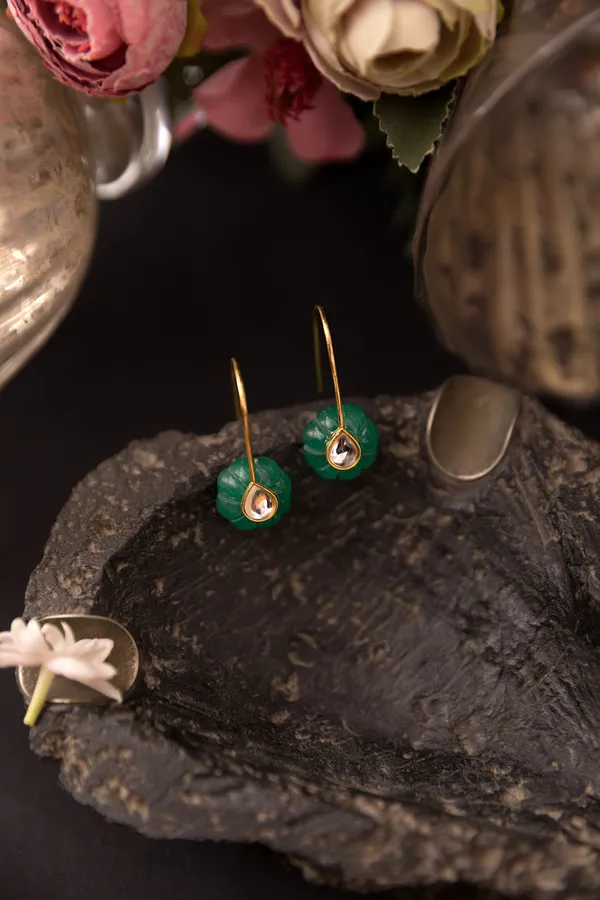 Green Carved Drop White Kundan Earrings