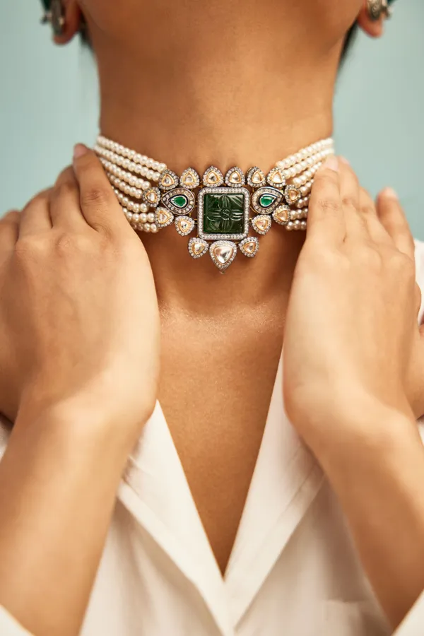 Green Center Zirconia Necklace With Pearls