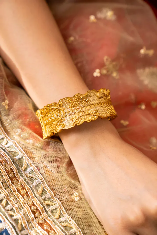 Gold Round Petal Kada