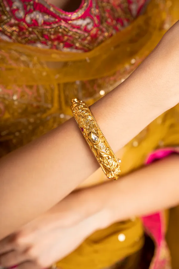Gold & White Kundan Kada