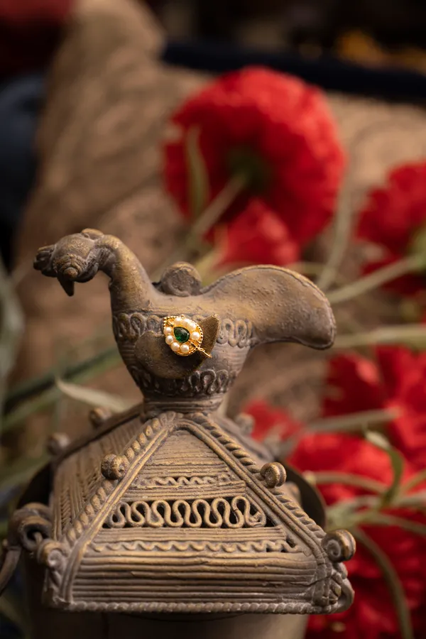 Green Kundan White Pearls Nath