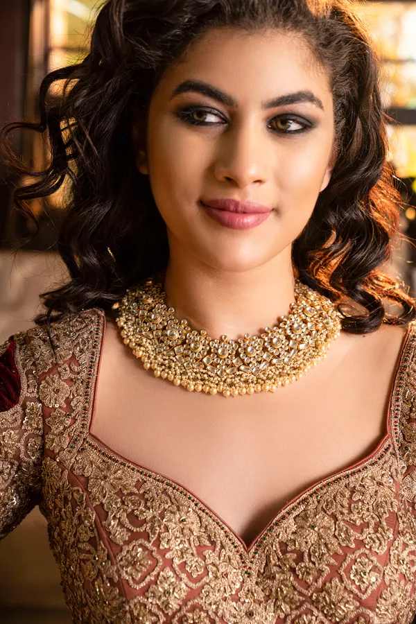 Gold & White Kundan Flower Necklace