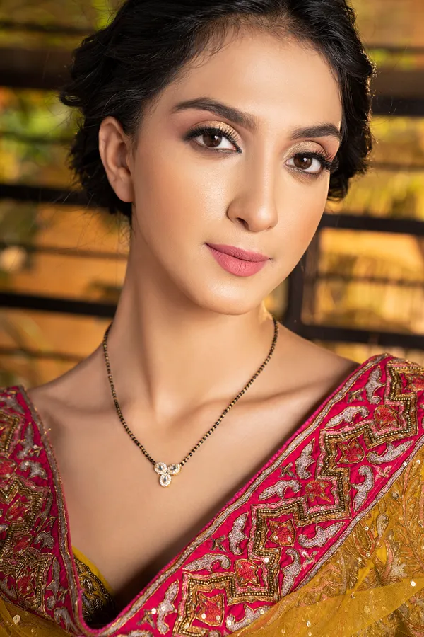 Gold & White Kundan Mangalsutra