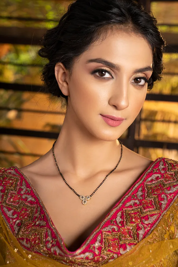 Gold & White Kundan Mangalsutra