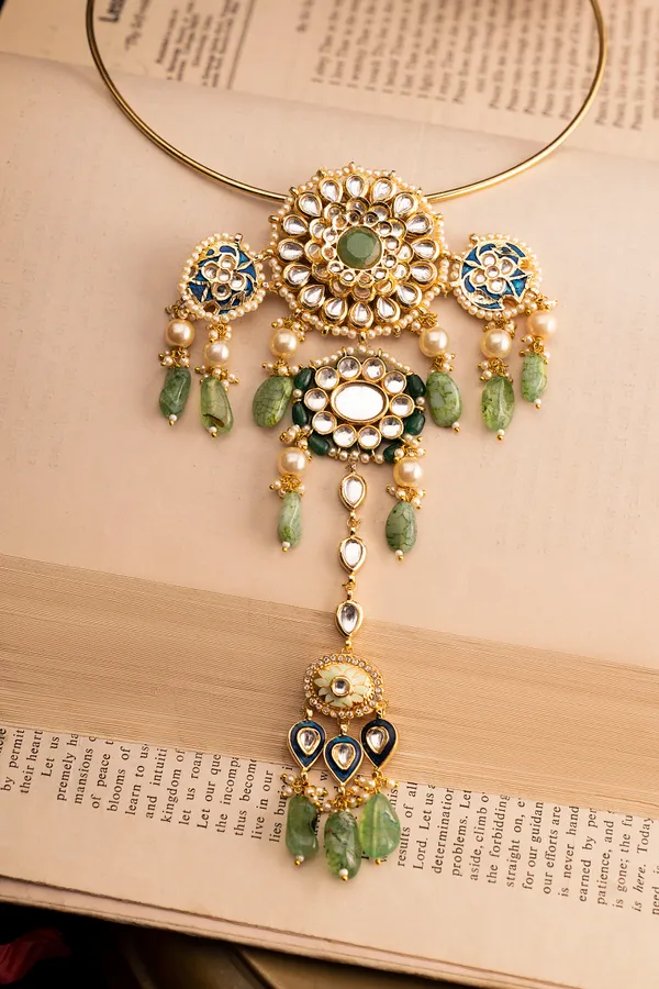Statement Gold & White Kundan Round Center Choker Necklace Set