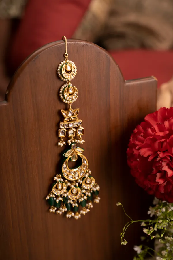 Diya Maang Tikka With Green Drops