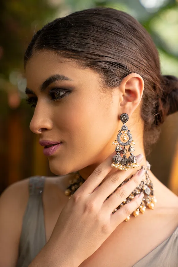 Dual Tone Zirconia Necklace With Pearls Set