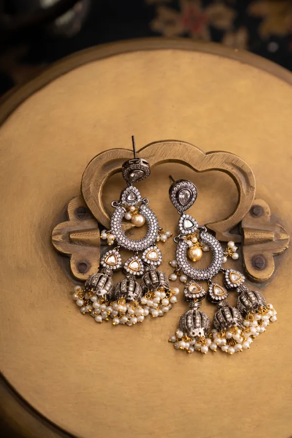 Dual Tone Zirconia Necklace With Pearls Set