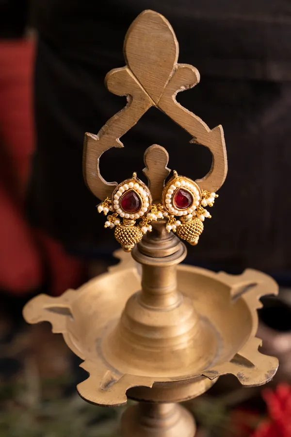 Red Kundan White Pearl Gold Bead Earrings