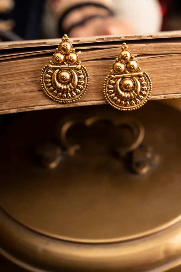Golden Regal Round Studs Earrings