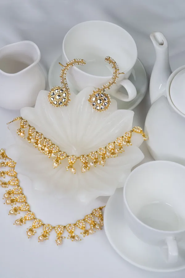 Gold & White Biya & Pearls Kaan Sahara