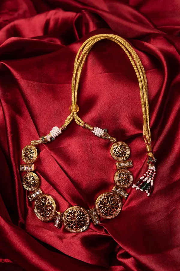 Golden Regal Round Filigree Choker Necklace