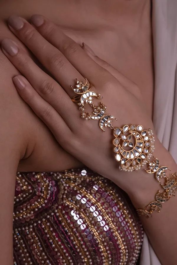 Gold & White Kundan Chand Haathphool