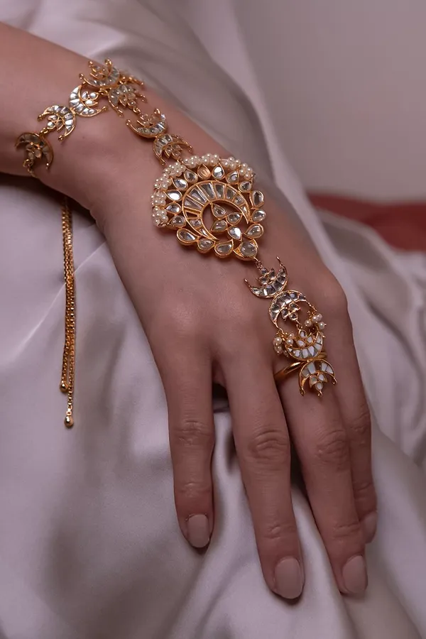 Gold & White Kundan Chand Haathphool