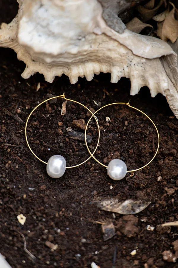 Gold Ring White Pearl Dangler Baali