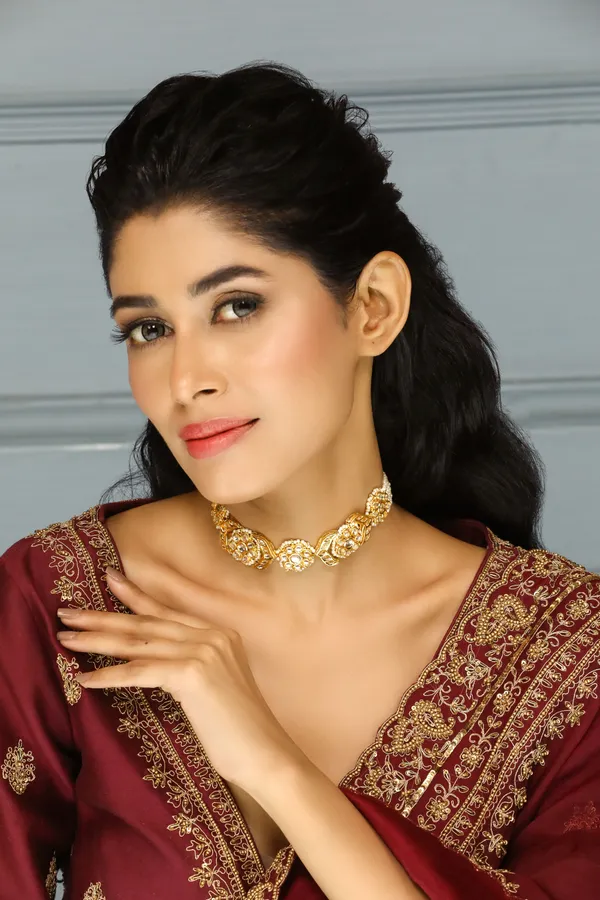 Golden Flower Kundan Choker Necklace